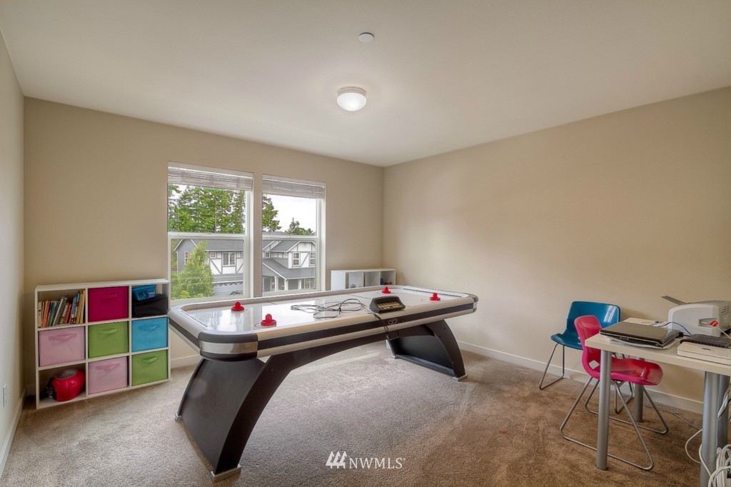 1318 Foreman Road DuPont, WA 98327 - Photo 10 of 15