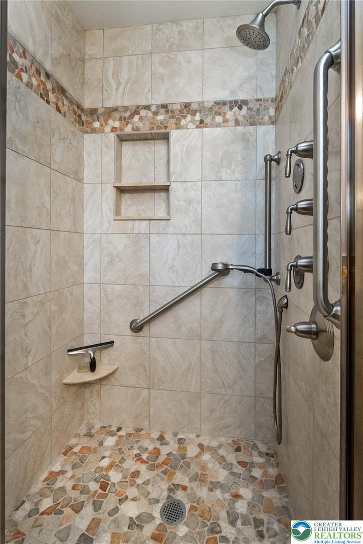 919 Hawthorn Road Allentown, PA 18103 - Photo 36 of 56 Gallery Image 36