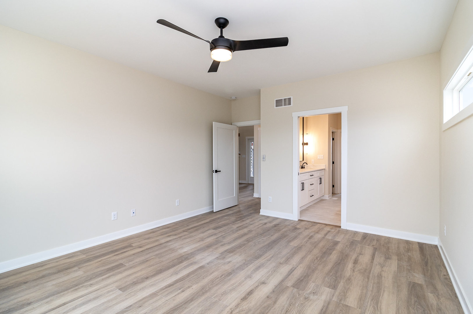 754 Lucano Way Crown Point, IN 46307 - Photo 7 of 19 Gallery Image 7