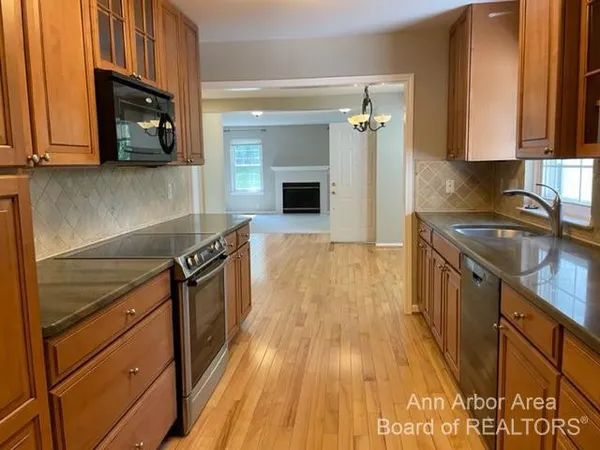 $2,400 | 4299 Pine Ridge Court, Ann Arbor, MI 48105