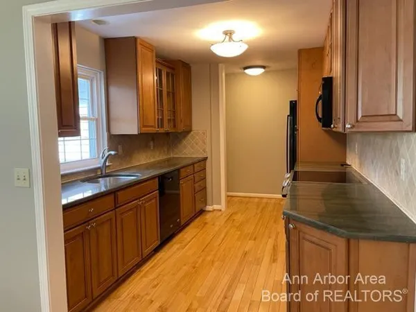 $2,400 | 4299 Pine Ridge Court, Ann Arbor, MI 48105