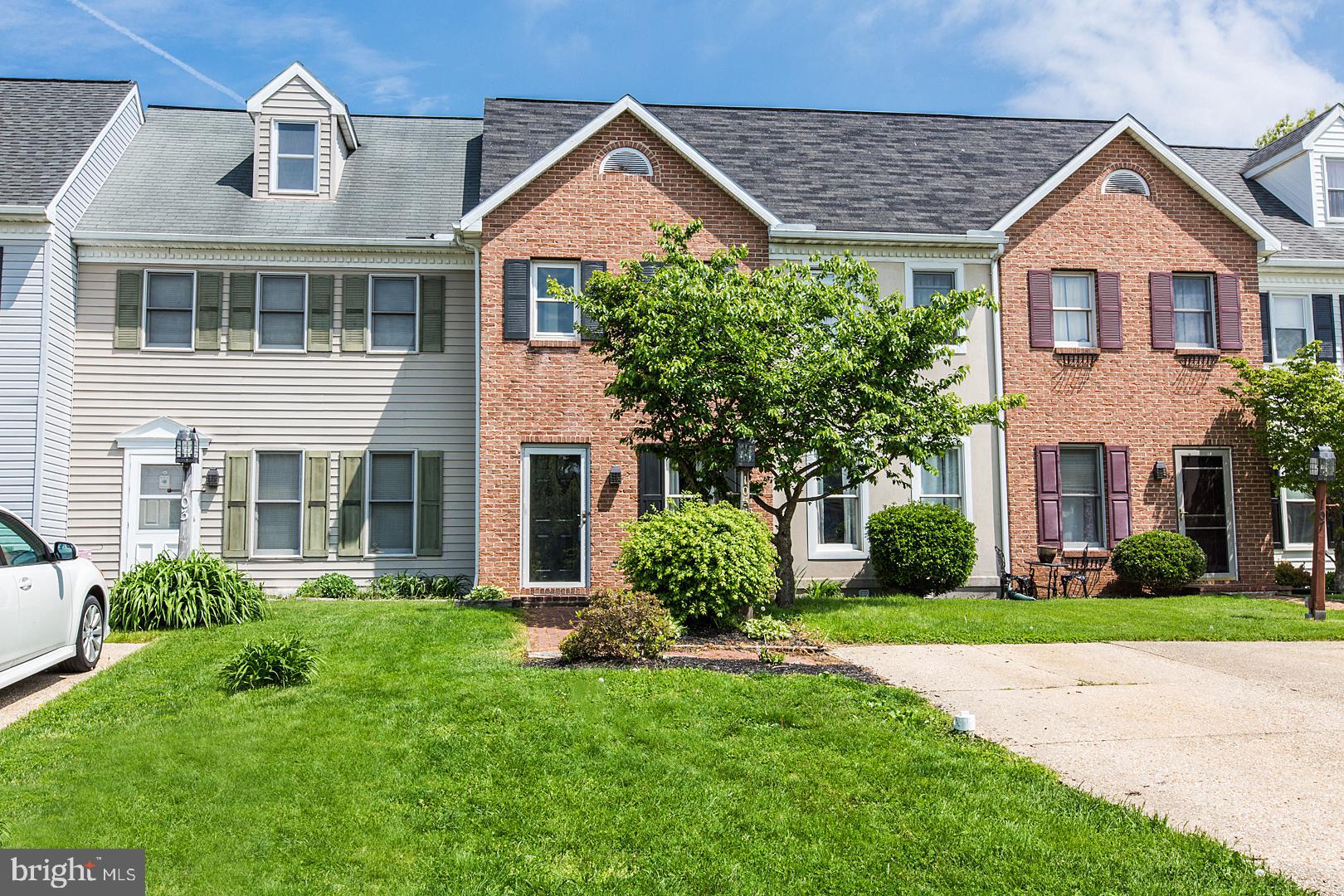 105 Chukar Court Lititz, PA 17543 - Photo 1 of 45