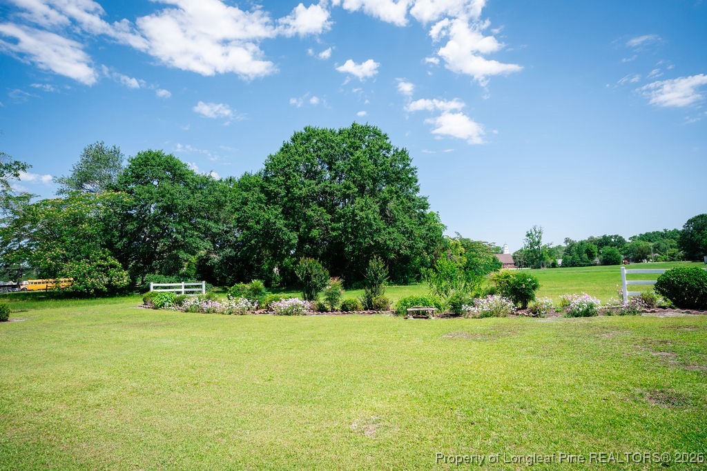 208 Thompson Street Fairmont, NC 28340 - Photo 14 of 19 a view of a volley ball court