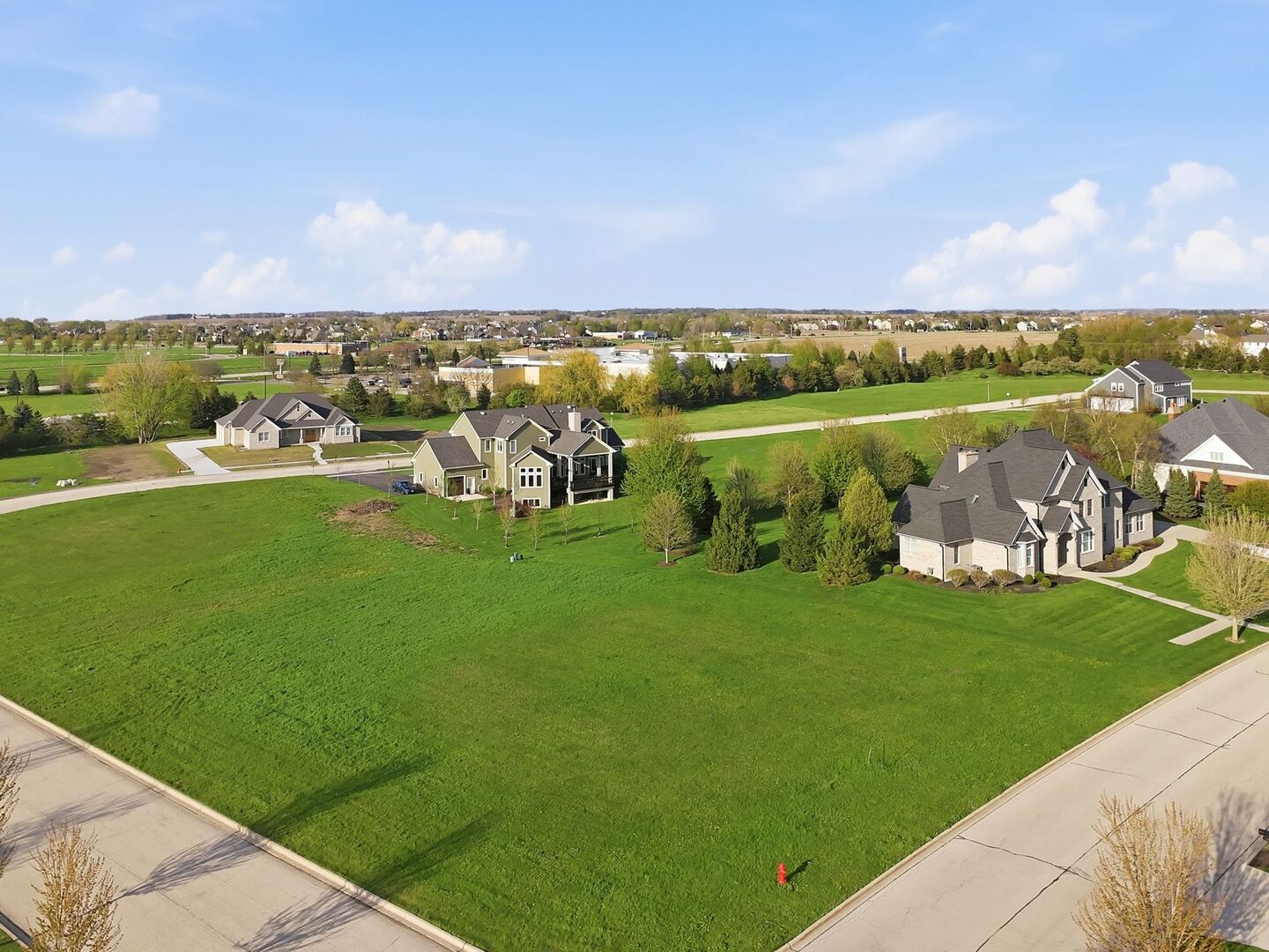 247 Merry Oaks Drive Sycamore, IL 60178 - Photo 2 of 16