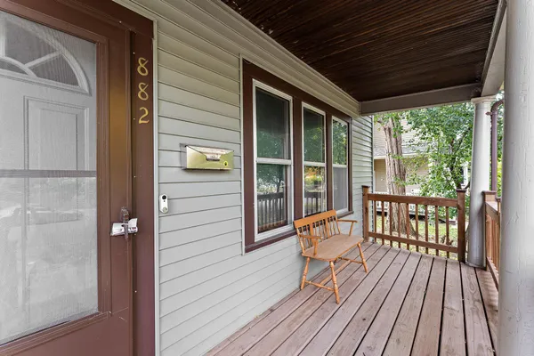 $1,995 | 882 Aurora Avenue, St. Paul, MN 55104