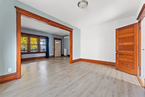 $1,995 | 882 Aurora Avenue, St. Paul, MN 55104