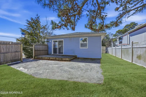 $2,650 | 201 6th Street, Barnegat, NJ 08005