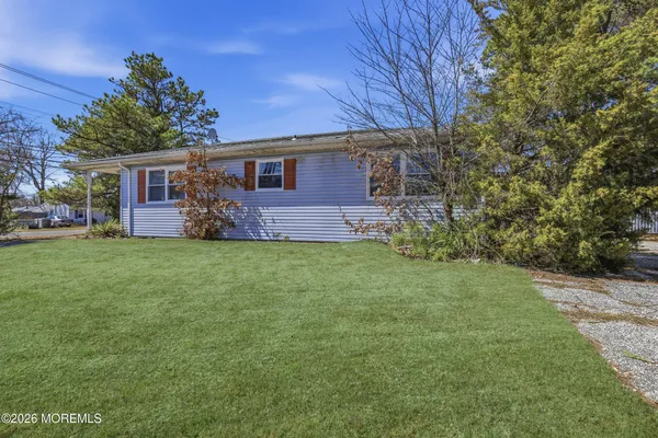 $2,650 | 201 6th Street, Barnegat, NJ 08005