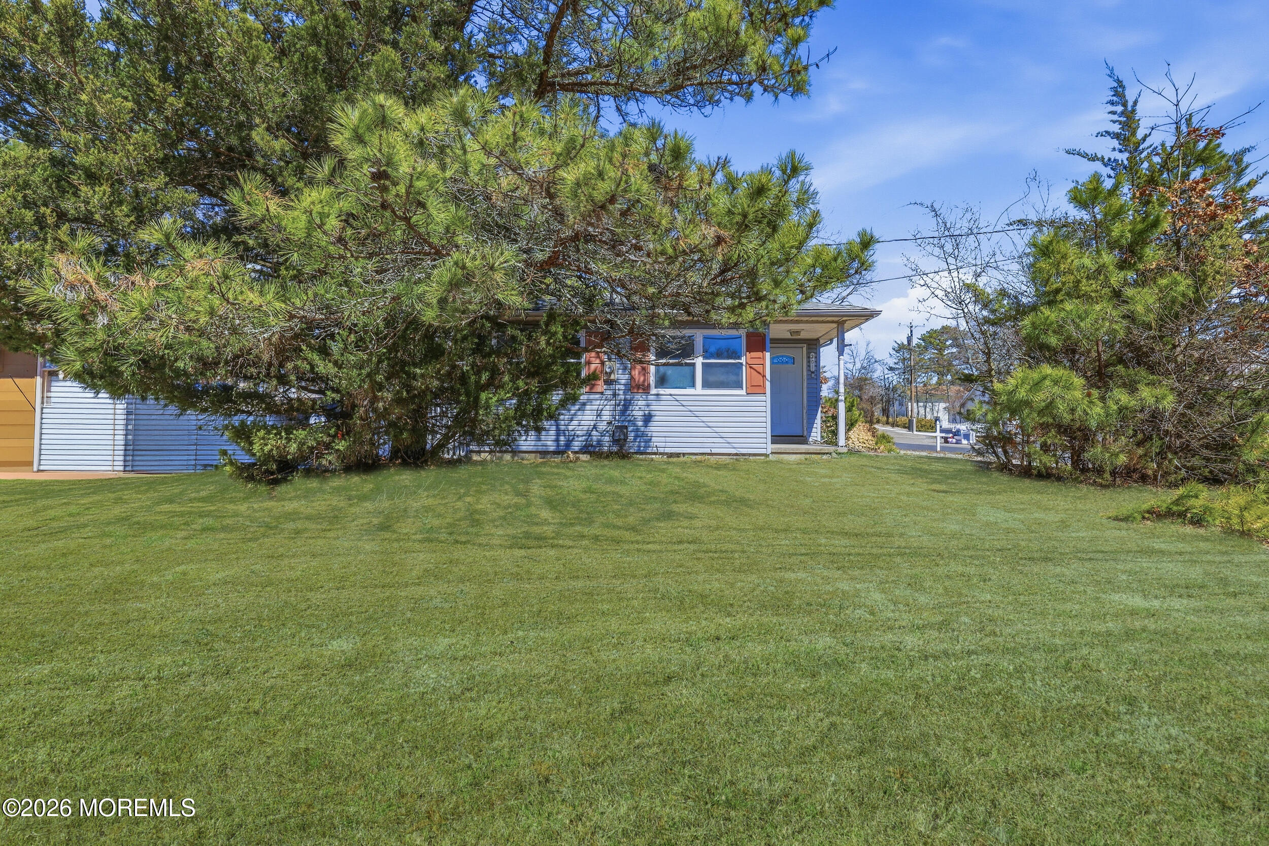 201 6th Street Barnegat, NJ 08005 - Photo 3 of 12 003_F5fl