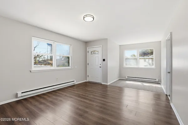 $2,650 | 201 6th Street, Barnegat, NJ 08005