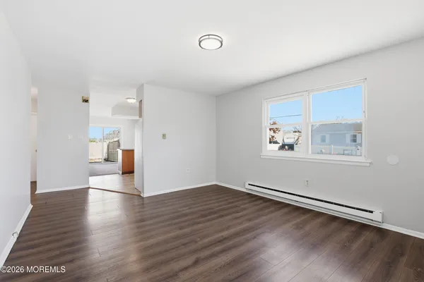 $2,650 | 201 6th Street, Barnegat, NJ 08005