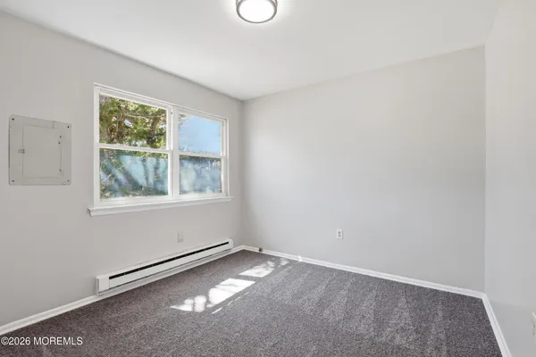 $2,650 | 201 6th Street, Barnegat, NJ 08005