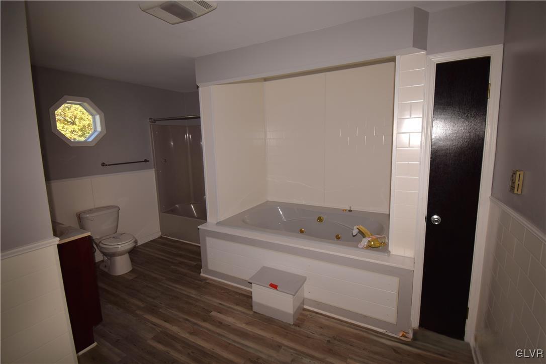 60 Mill Road Palmerton, PA 18071 - Photo 18 of 23 a bathroom with a bathtub and a sink