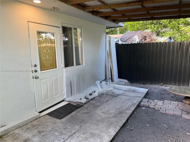 $1,350 | 7511 Farragut Street, Hollywood, FL 33024