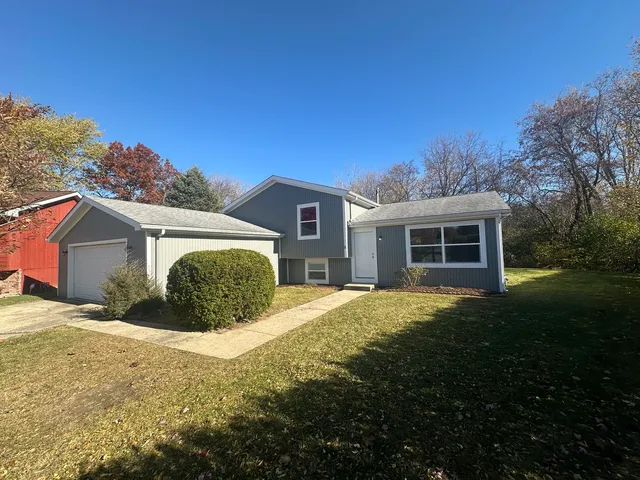 $2,800 | 1301 Lizabeth Lane, Waukegan, IL 60087