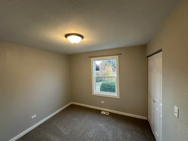 $2,800 | 1301 Lizabeth Lane, Waukegan, IL 60087