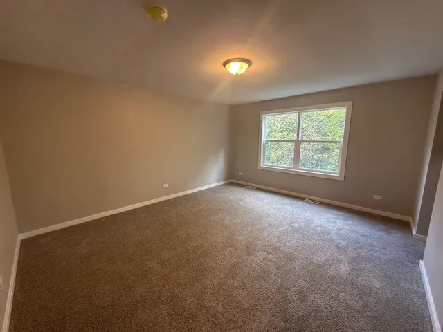 $2,800 | 1301 Lizabeth Lane, Waukegan, IL 60087