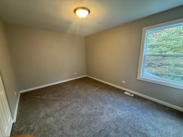 $2,800 | 1301 Lizabeth Lane, Waukegan, IL 60087