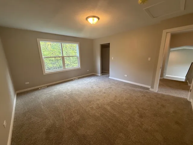 $2,800 | 1301 Lizabeth Lane, Waukegan, IL 60087