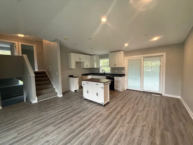 $2,800 | 1301 Lizabeth Lane, Waukegan, IL 60087