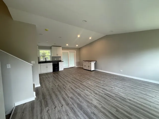 $2,800 | 1301 Lizabeth Lane, Waukegan, IL 60087