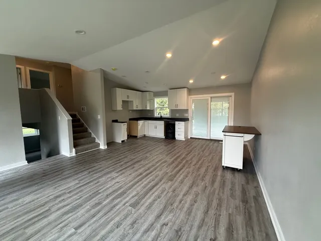 $2,800 | 1301 Lizabeth Lane, Waukegan, IL 60087