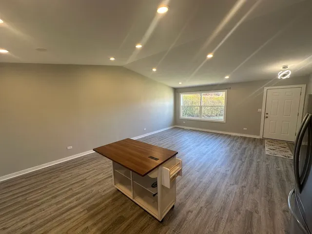 $2,800 | 1301 Lizabeth Lane, Waukegan, IL 60087