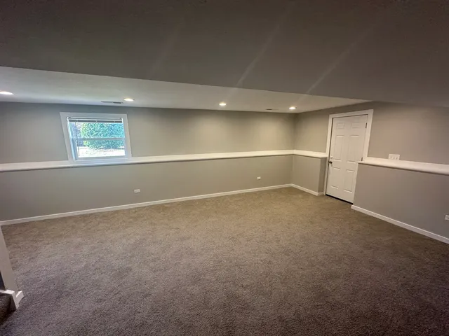 $2,800 | 1301 Lizabeth Lane, Waukegan, IL 60087