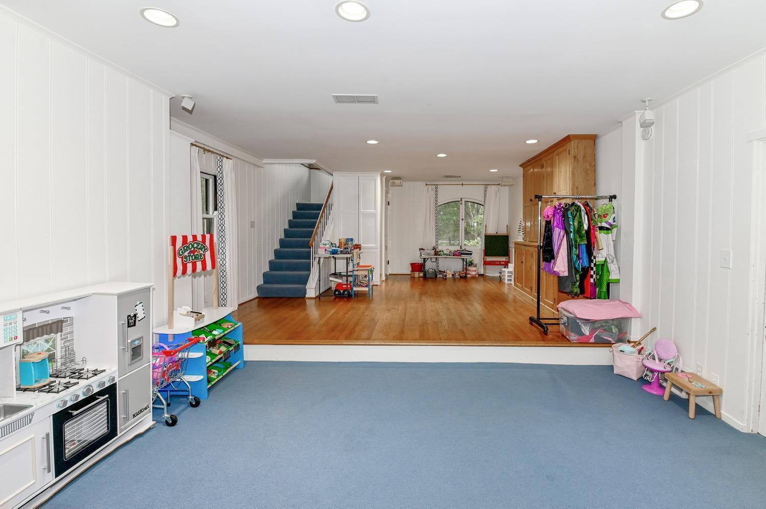 2461 Grandin Road Cincinnati, OH 45208 - Photo 40 of 48