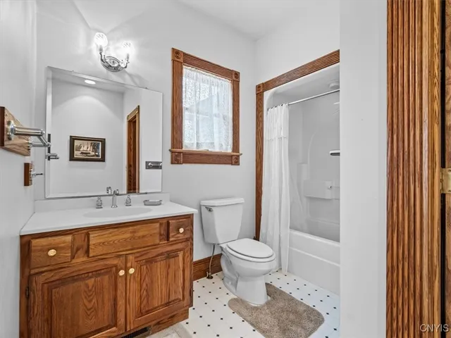 $599,900 | 4318 Hawthorne Drive, Vernon, NY 13476