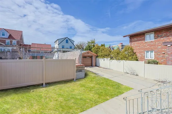 $1,888,000 | 10-42 Utopia Parkway | Beechhurst