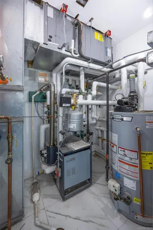 $1,888,000 | 10-42 Utopia Parkway | Beechhurst