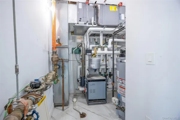 $1,888,000 | 10-42 Utopia Parkway | Beechhurst