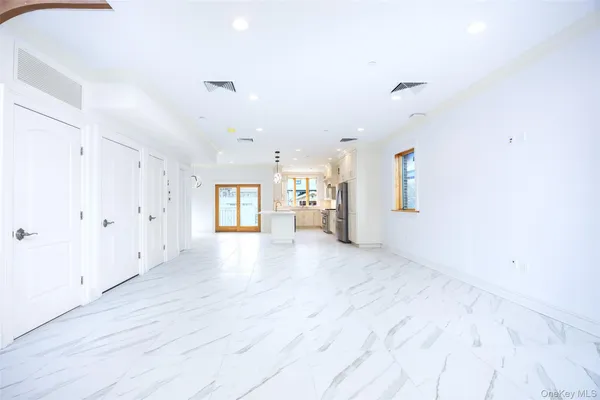 $1,888,000 | 10-42 Utopia Parkway | Beechhurst