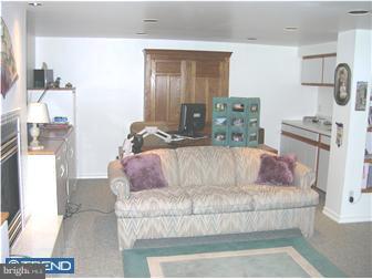 1940 Juniata Road Norristown, PA 19403 - Photo 5 of 9 Family Room