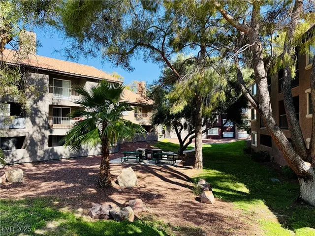 $1,350 | 2750 South Durango Drive, Unit 2010, Las Vegas, NV 89117