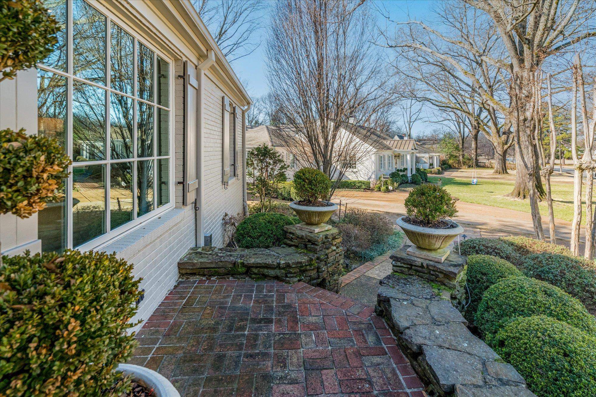 480 Greenfield Road Memphis, TN 38117 - Photo 4 of 40 Gallery Image 4