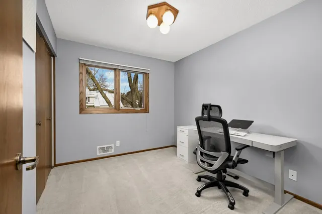 $474,900 | 7501 West 100th Street, Bloomington, MN 55438