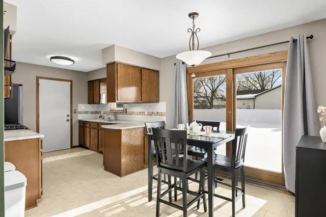 $474,900 | 7501 West 100th Street, Bloomington, MN 55438