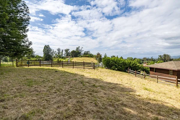 $1,300,000 | 8969 Cypress Avenue, Cotati, CA 94931