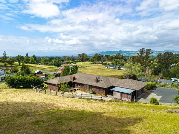 $1,300,000 | 8969 Cypress Avenue, Cotati, CA 94931