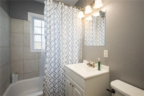 $149,999 | 607 Hillcrest Drive, Knob Noster, MO 65336