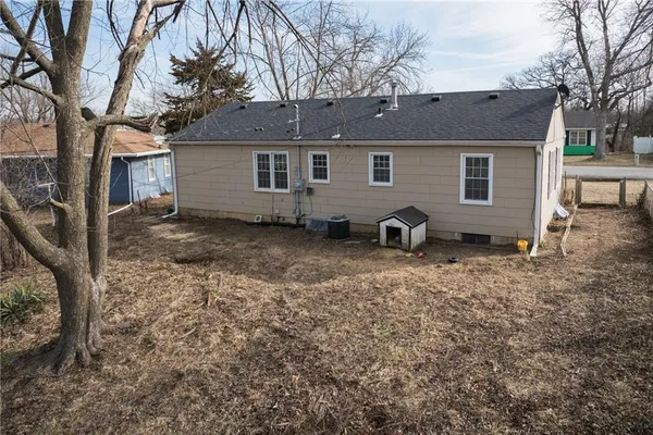 $149,999 | 607 Hillcrest Drive, Knob Noster, MO 65336