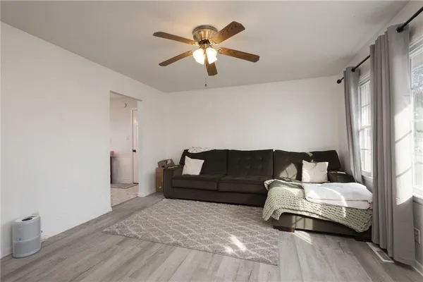 $149,999 | 607 Hillcrest Drive, Knob Noster, MO 65336