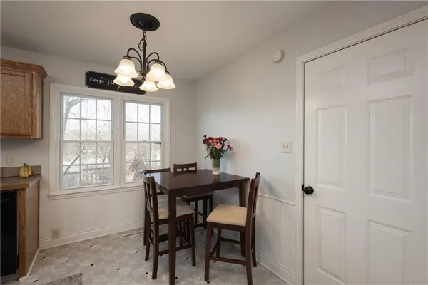 $149,999 | 607 Hillcrest Drive, Knob Noster, MO 65336
