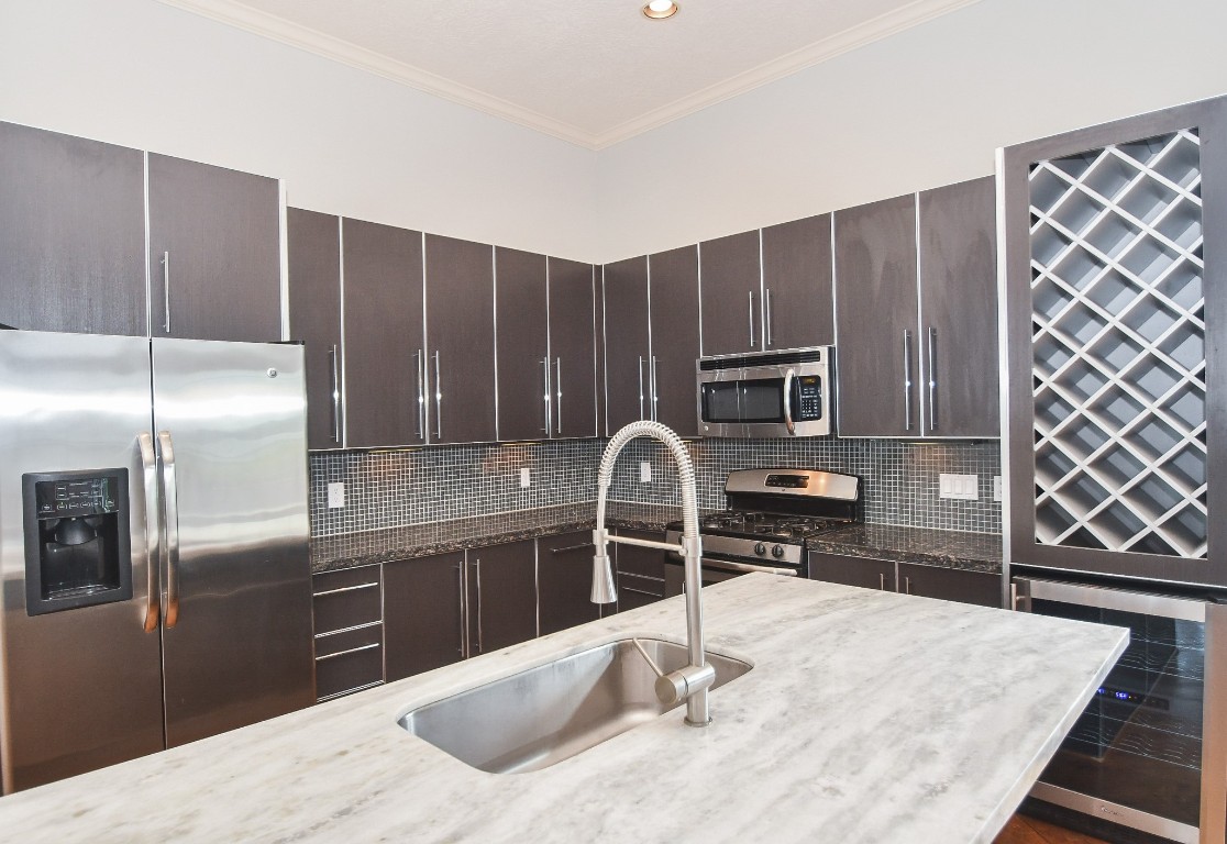 748 West 16th Street, Unit B Houston, TX 77008 - Photo 2 of 32