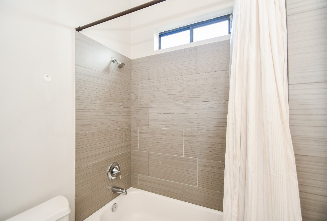 748 West 16th Street, Unit B Houston, TX 77008 - Photo 27 of 32