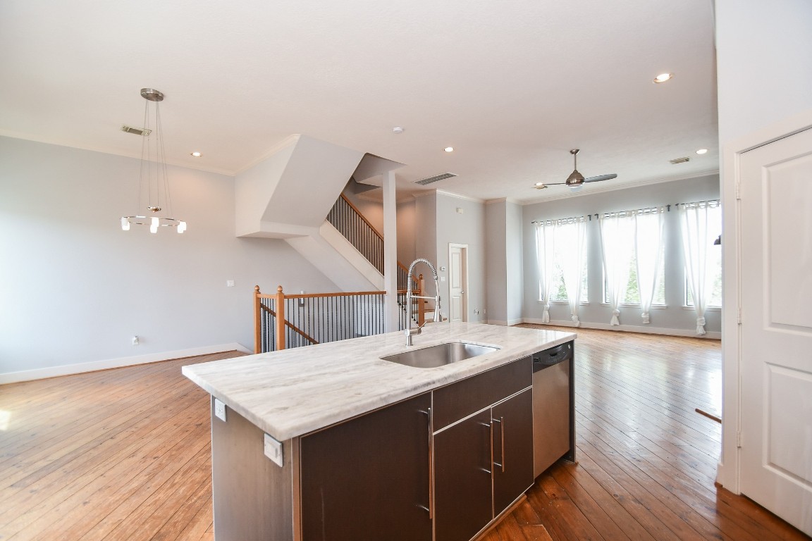 748 West 16th Street, Unit B Houston, TX 77008 - Photo 10 of 32