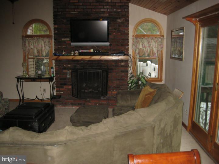 113 Peach Road Marlton, NJ 08053 - Photo 8 of 15 Family Room