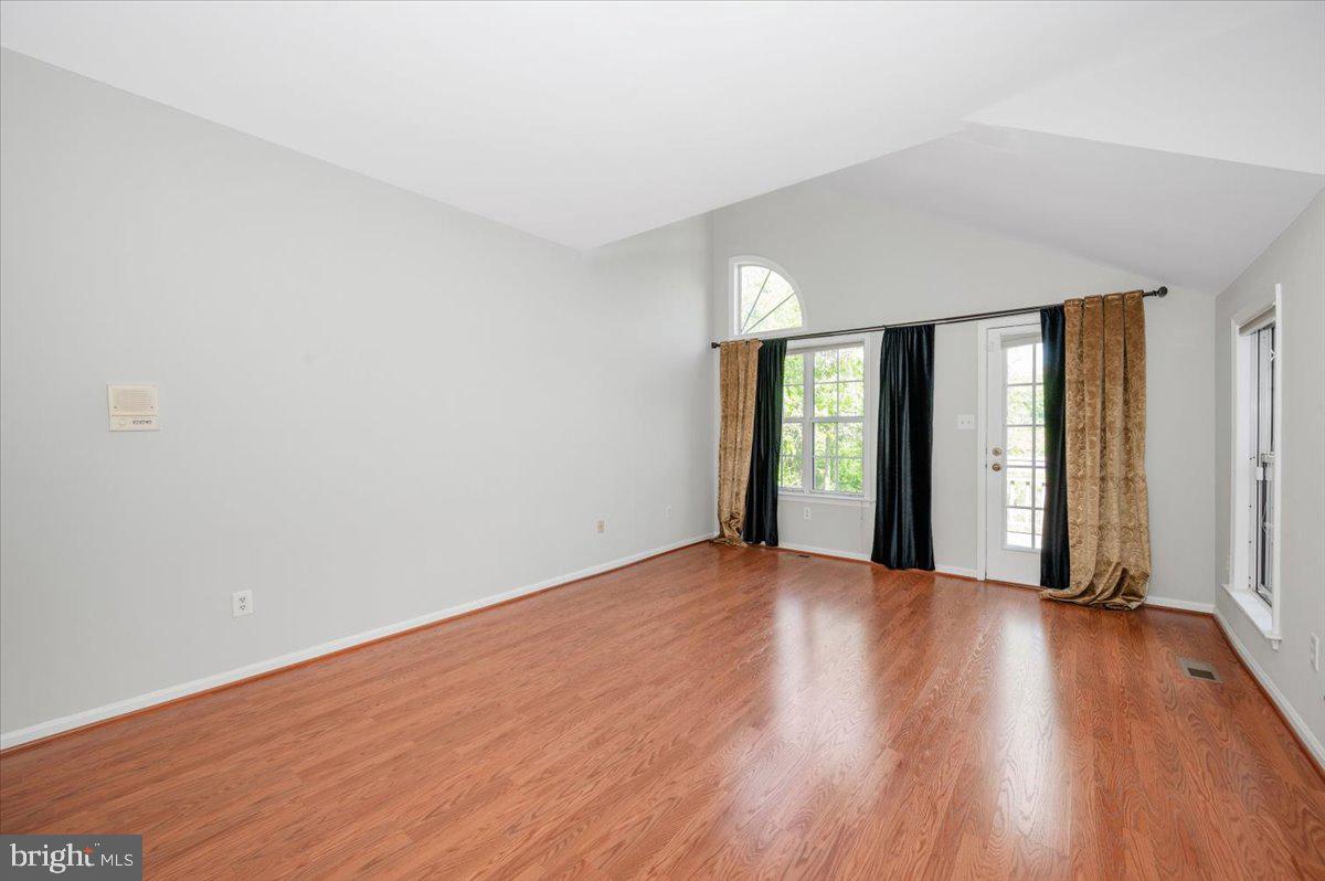 20409 Remsbury Place Gaithersburg, MD 20886 - Photo 3 of 39